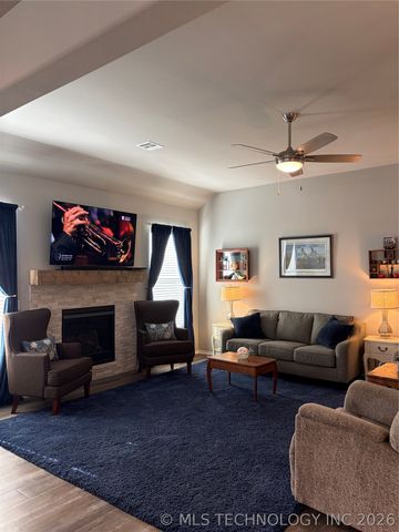 12034 E 108th Place, Owasso, OK 74055