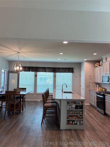 12034 E 108th Place, Owasso, OK 74055