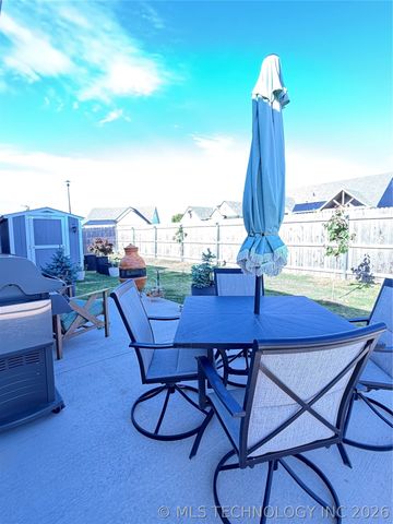 12034 E 108th Place, Owasso, OK 74055