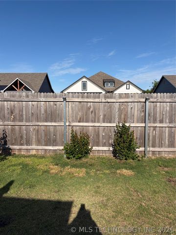 12034 E 108th Place, Owasso, OK 74055