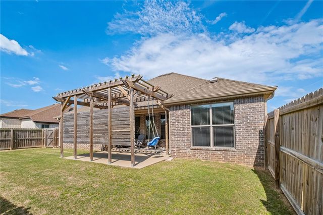 788 Roselawn Street, Siloam Springs, AR 72761