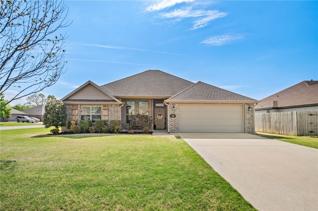 788 Roselawn Street, Siloam Springs, AR 72761