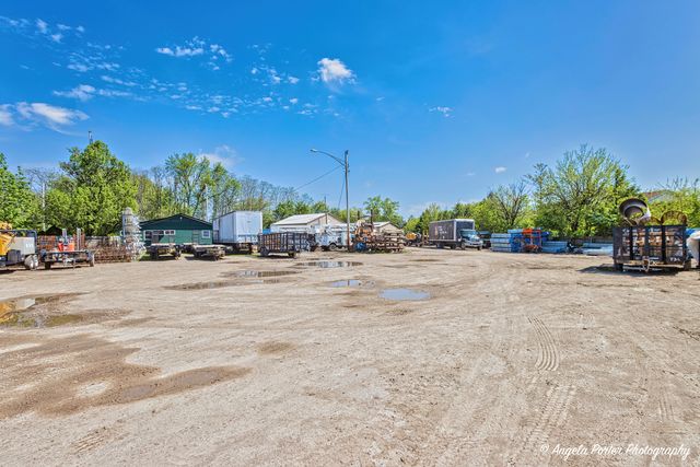 35220 N Il Route 83, Round Lake Beach, IL 60073