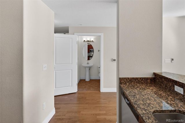 9039 E Panorama Circle 408, Englewood, CO 80112