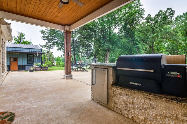 586 Rustic Oaks Road, Combine, TX 75159