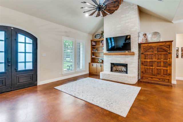 586 Rustic Oaks Road, Combine, TX 75159