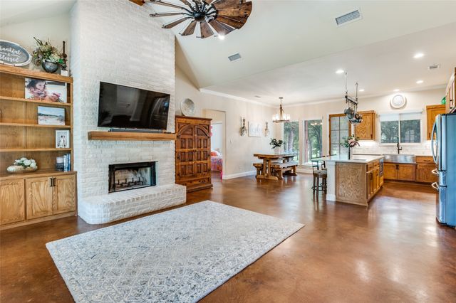 586 Rustic Oaks Road, Combine, TX 75159