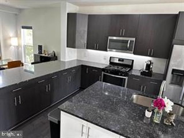 1414 PICCARD DR, Rockville, MD 20850
