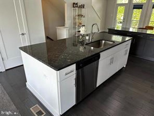 1414 PICCARD DR, Rockville, MD 20850