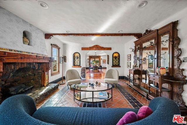 1615 Redcliff Street, Los Angeles, CA 90026