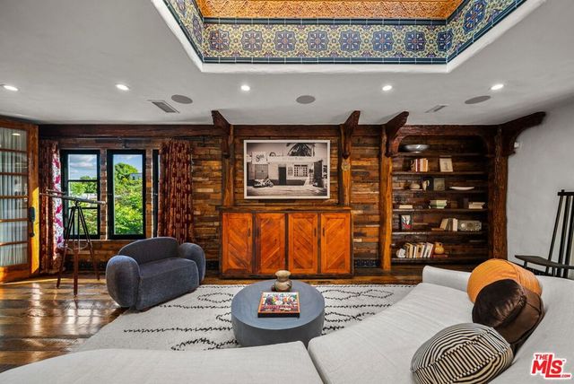 1615 Redcliff Street, Los Angeles, CA 90026