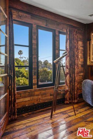 1615 Redcliff Street, Los Angeles, CA 90026