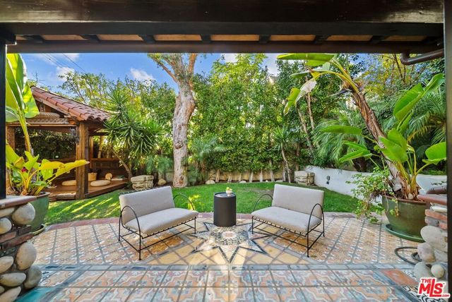 1615 Redcliff Street, Los Angeles, CA 90026