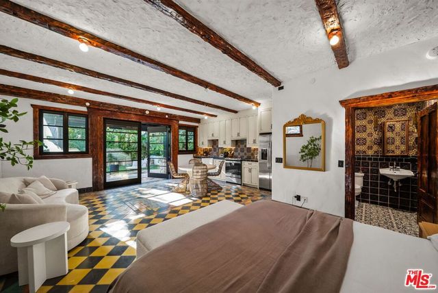 1615 Redcliff Street, Los Angeles, CA 90026