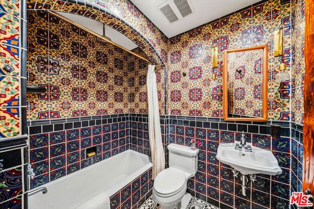 1615 Redcliff Street, Los Angeles, CA 90026