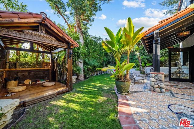 1615 Redcliff Street, Los Angeles, CA 90026
