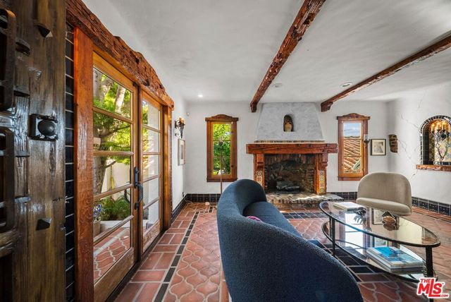 1615 Redcliff Street, Los Angeles, CA 90026