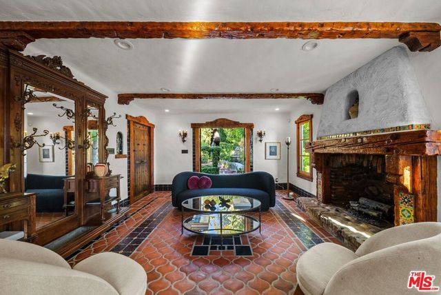 1615 Redcliff Street, Los Angeles, CA 90026