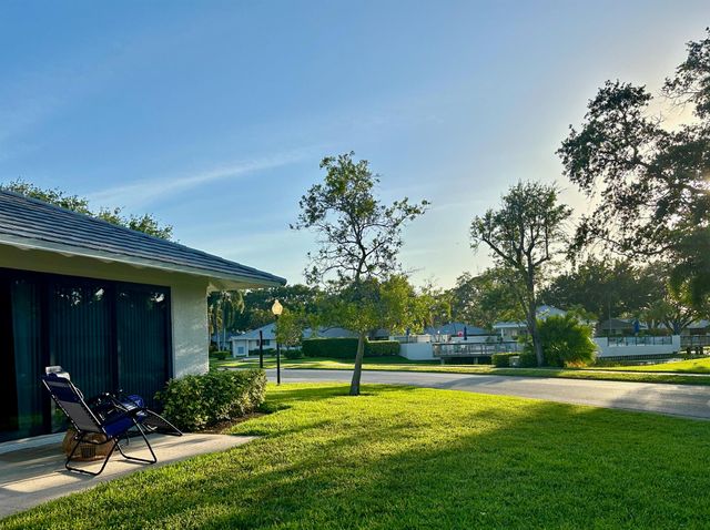 301 Club Drive, Palm Beach Gardens, FL 33418