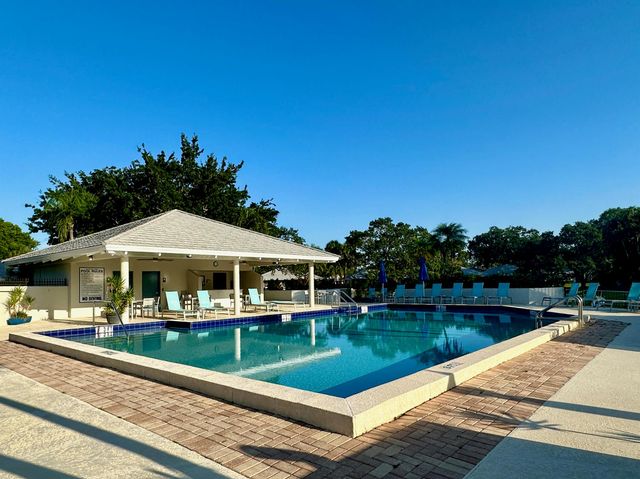 301 Club Drive, Palm Beach Gardens, FL 33418