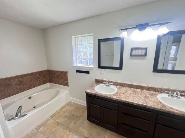 7849 Lola Circle, Navarre, FL 32566