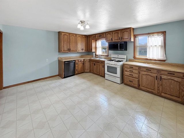 1520 S RIDGE ROAD, Green Bay, WI 54304
