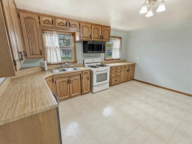 1520 S RIDGE ROAD, Green Bay, WI 54304