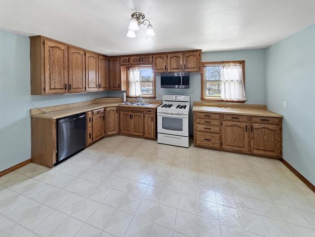 1520 S RIDGE ROAD, Green Bay, WI 54304