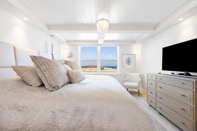 2295 S Ocean Boulevard 625, Palm Beach, FL 33480