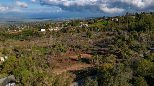0 Haleakala Hwy unit B, Kula, HI 96790