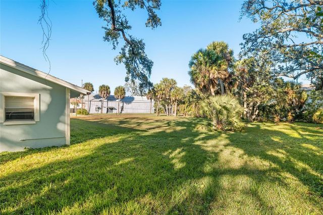 404 CANAL STREET, Tarpon Springs, FL 34689