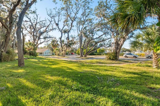404 CANAL STREET, Tarpon Springs, FL 34689