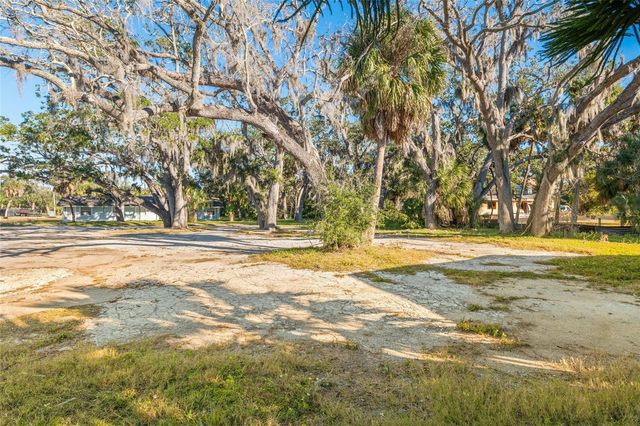 404 CANAL STREET, Tarpon Springs, FL 34689