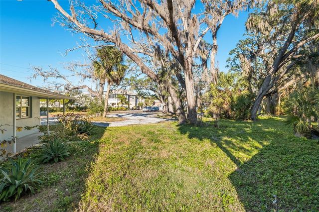 404 CANAL STREET, Tarpon Springs, FL 34689