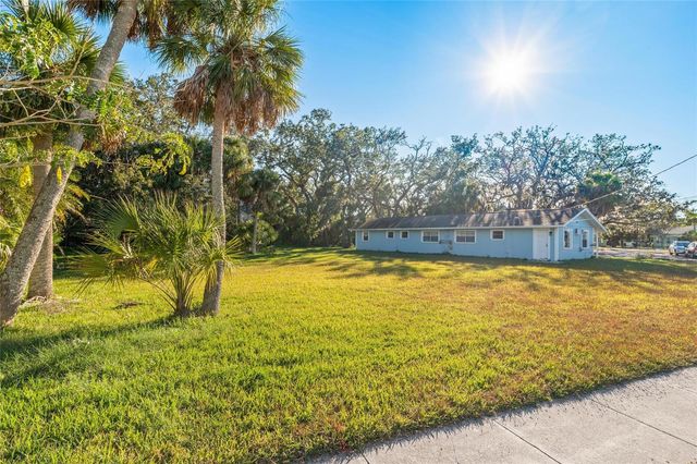 404 CANAL STREET, Tarpon Springs, FL 34689