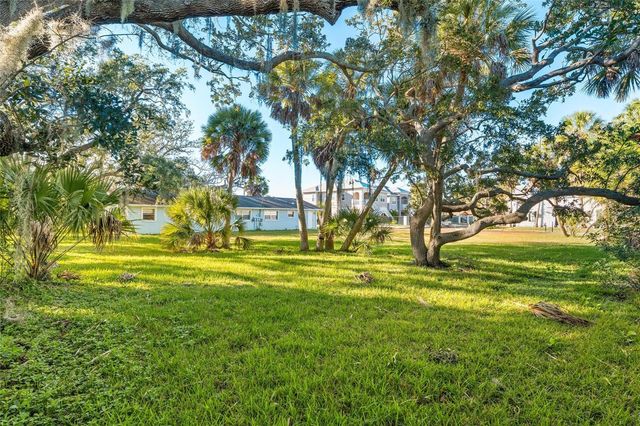 404 CANAL STREET, Tarpon Springs, FL 34689