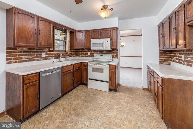 15-17 WOODLAND AVE, Mullica Hill, NJ 08062