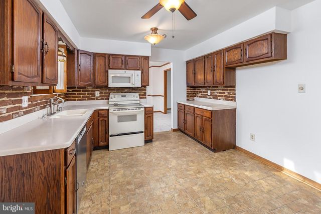 15-17 WOODLAND AVE, Mullica Hill, NJ 08062