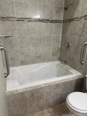 720 S Creek St Fredericksburg, Fredericksburg, TX 78624