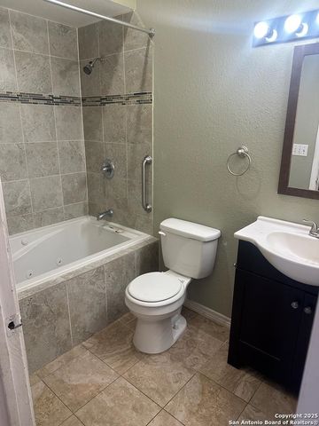 720 S Creek St Fredericksburg, Fredericksburg, TX 78624