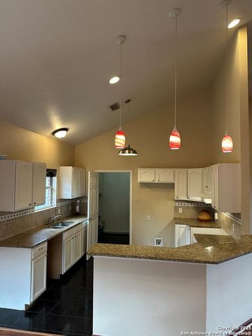 720 S Creek St Fredericksburg, Fredericksburg, TX 78624