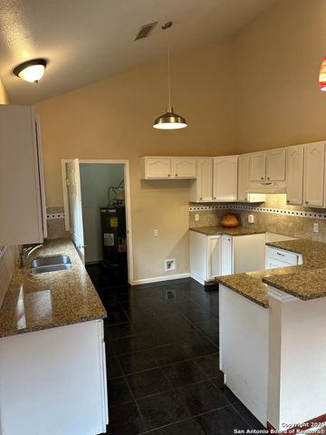 720 S Creek St Fredericksburg, Fredericksburg, TX 78624