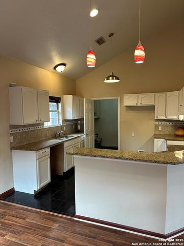 720 S Creek St Fredericksburg, Fredericksburg, TX 78624