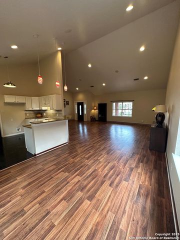 720 S Creek St Fredericksburg, Fredericksburg, TX 78624