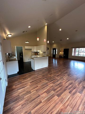 720 S Creek St Fredericksburg, Fredericksburg, TX 78624