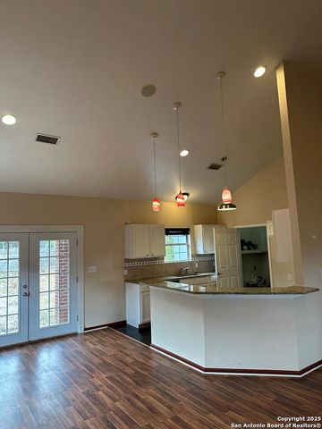 720 S Creek St Fredericksburg, Fredericksburg, TX 78624