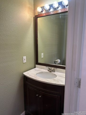 720 S Creek St Fredericksburg, Fredericksburg, TX 78624