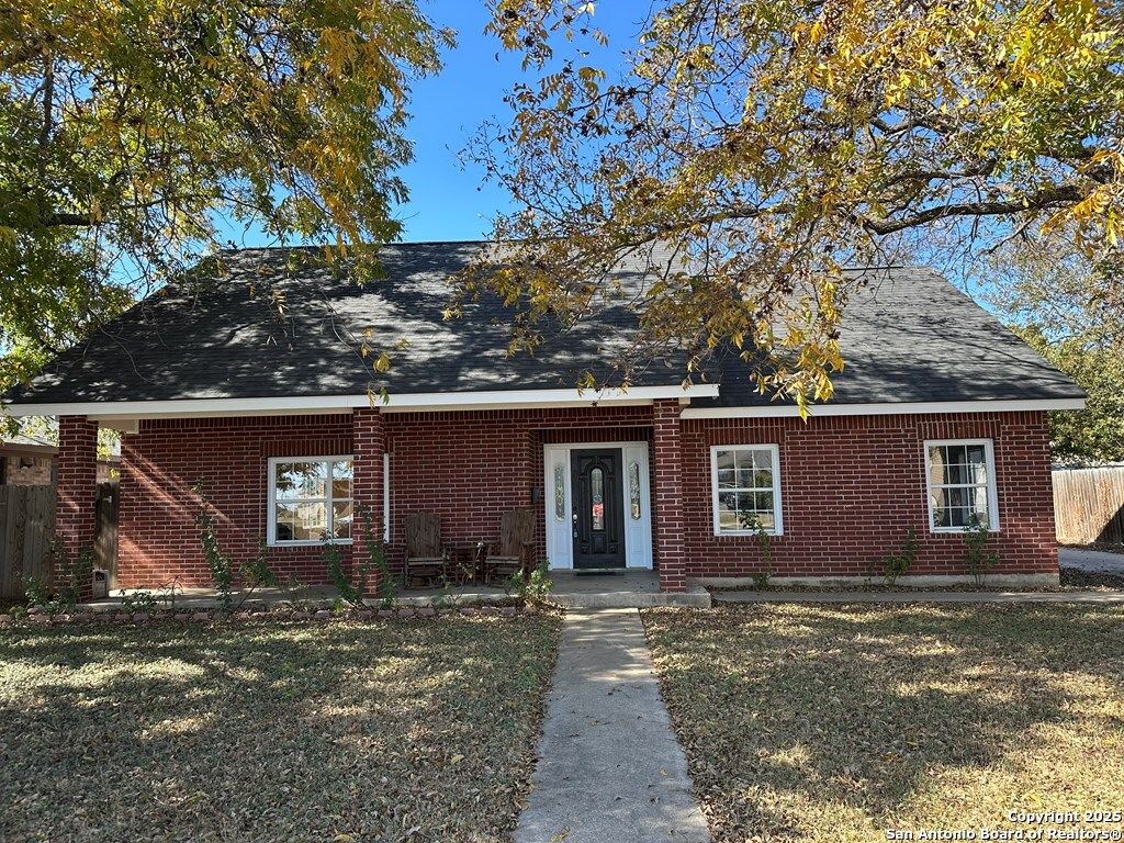 720 S Creek St Fredericksburg, Fredericksburg, TX 78624
