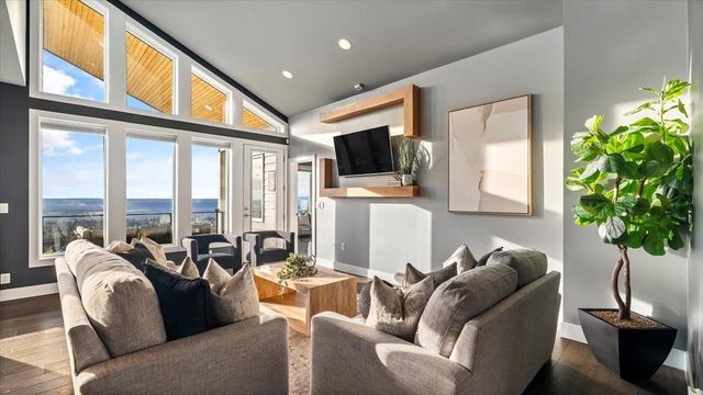 8603 N Upper Mayes Ln, Spokane, WA 99208