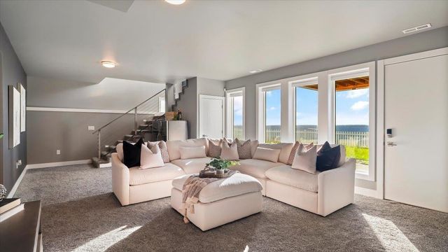 8603 N Upper Mayes Ln, Spokane, WA 99208